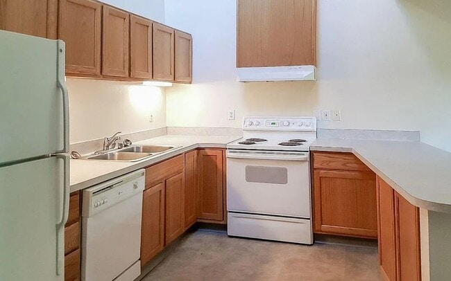 Building Photo - 353 Hightower Rd