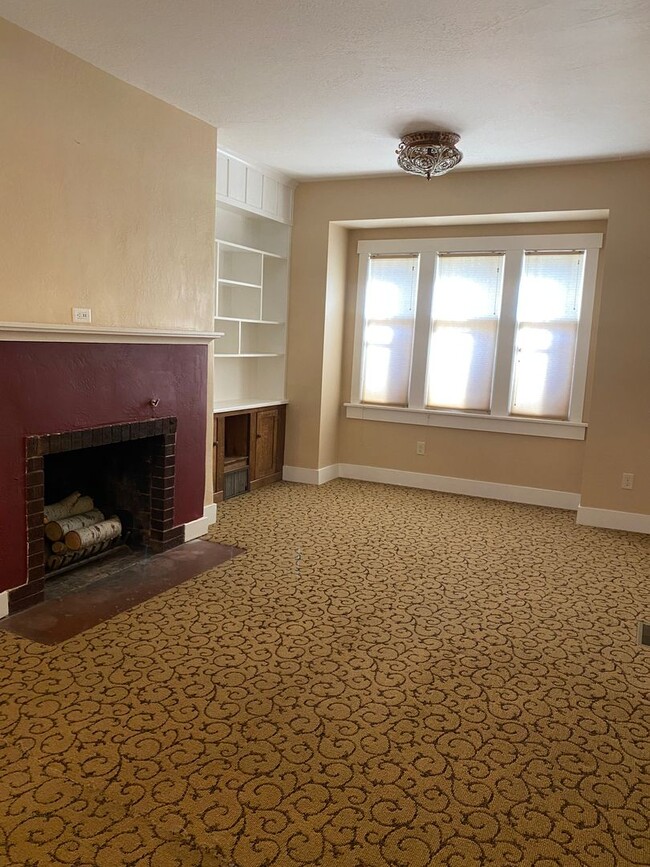 Photo - Beautiful 2bdr Bungalow Near Downtown