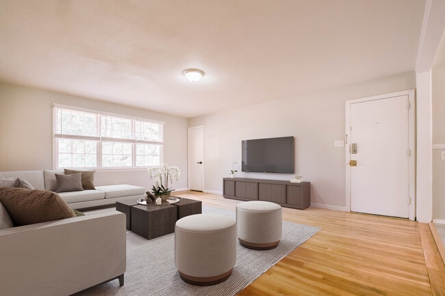 Photo - 9 Berkley Pl