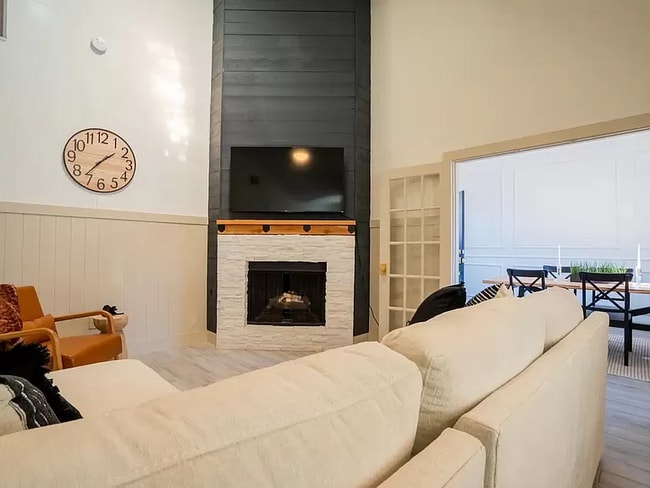 Photo - 5006 Deer Point Dr