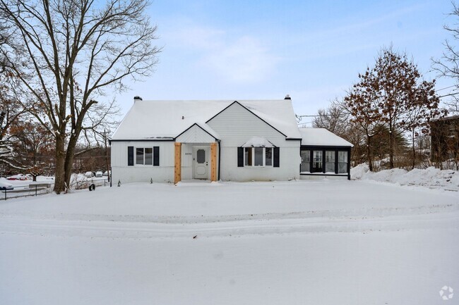 Building Photo - White Oak- Charming 4 bedroom 2 bath cape cod Rental