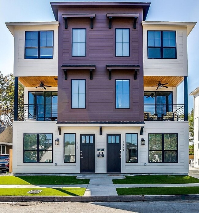 2323 Benbrook Blvd Unit 2323 Benbrook Blvd 2027