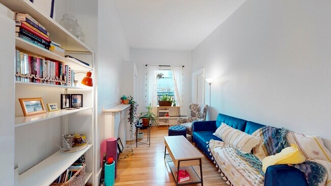 Photo - 397 Beacon St Condo