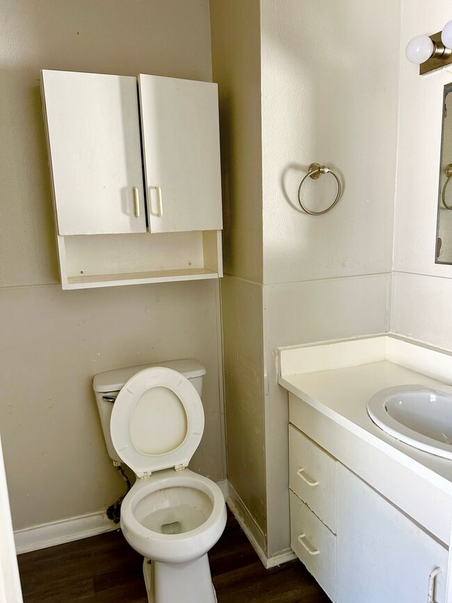 Photo - 160 1/2 Robinson Place Unit 160 1/2 Robinson Place