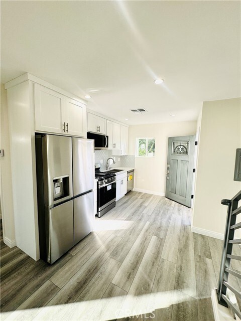 Photo - 9318 Encino Ave