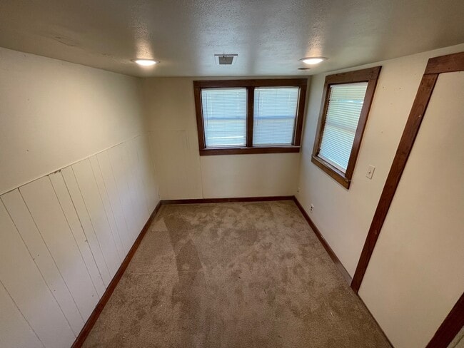 Photo - 804 W 44th St