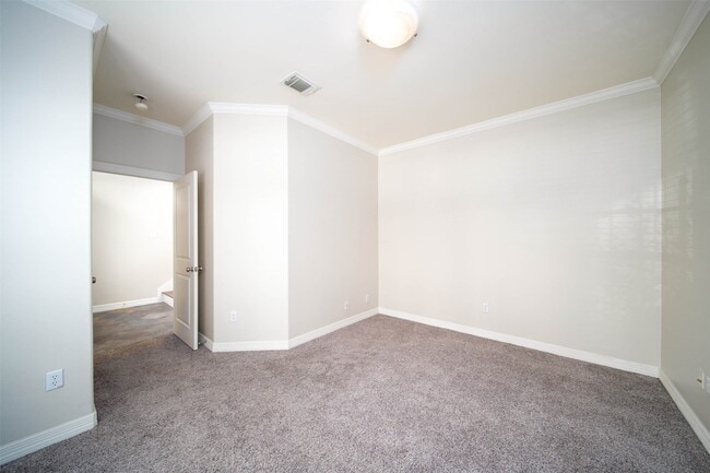 Building Photo - 3919 Floyd St Rental