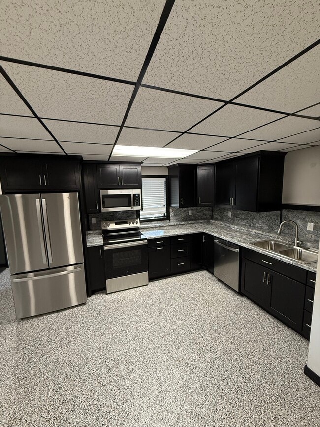 Photo - 809 County Rd 2 S