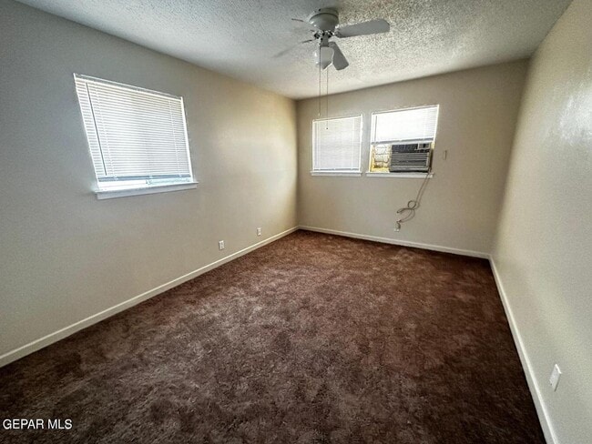 Photo - 10084 Kenworthy St