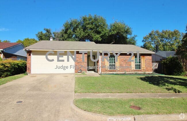 Building Photo - Recently Remodeled 3/2/1 Home in Cedar Hil...