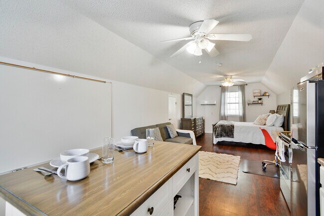 Photo - 7017 Jefferson Ridge Dr Unit Private Guest House #1