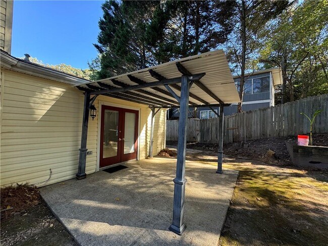 Photo - 2630 Garland Way