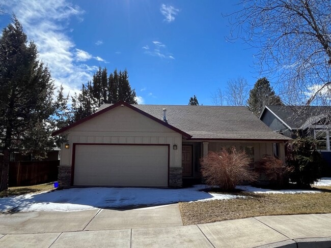 Building Photo - Single Level 3 Bed/2 Bath Home in SE Bend - Conifer Ave