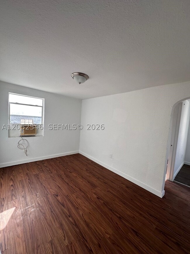 3660 NW 20th St Unit 4