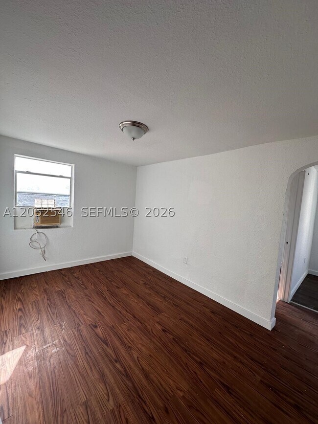 Photo - 3660 NW 20th St Unit 4