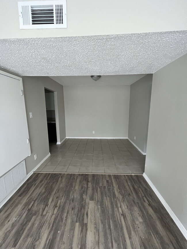 Shell Pointe Apartments - Shell Pointe Apartments