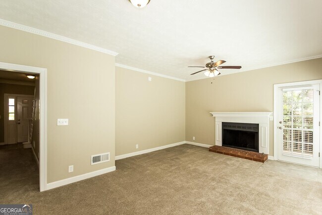 Photo - 1177 Justin Ln