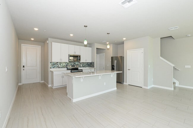 Photo - 373 Salisbury Cir