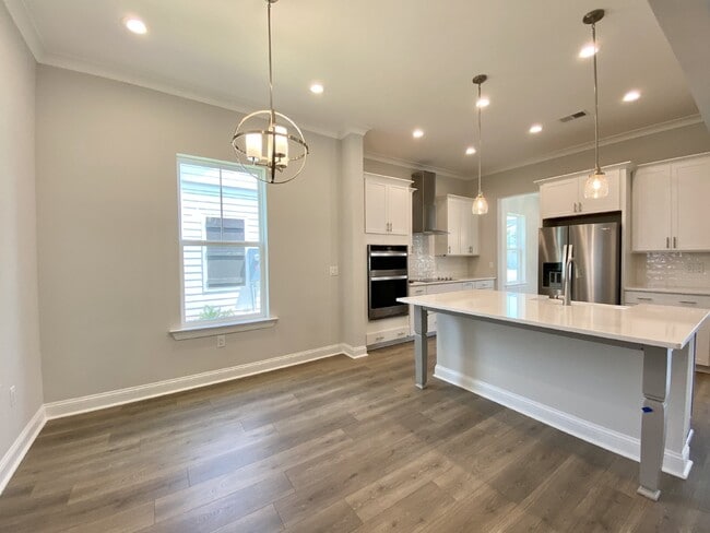 Photo - Luxury Living in Hampton Lake!