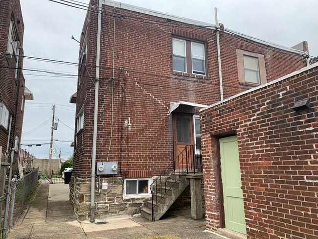 Photo - 7353 Sackett St