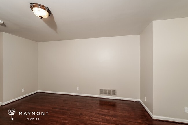 Photo - 900 Glenvalley Dr