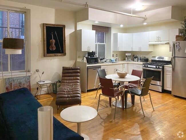 Building Photo - 48 Winter St Unit 4 Rental