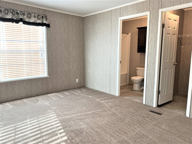 Photo - 17164 Canterbury Cir