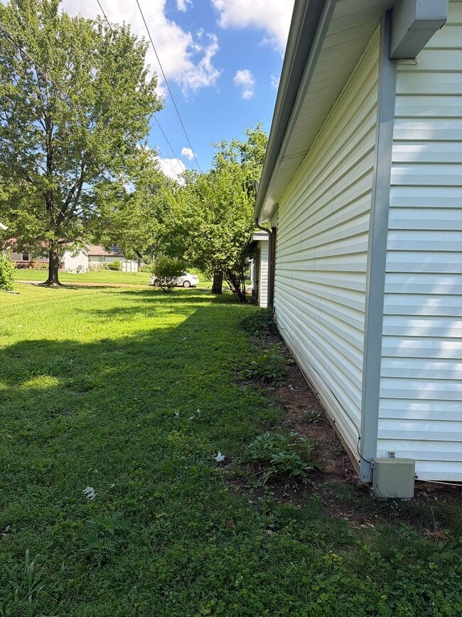 Photo - 602 Ledyard Dr