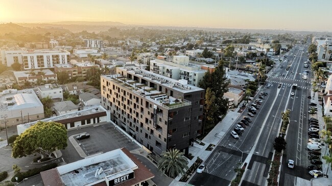 Building Photo - Onyx on Park Rental