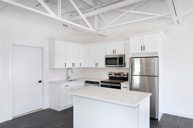 Photo - Broadway Plaza Lofts