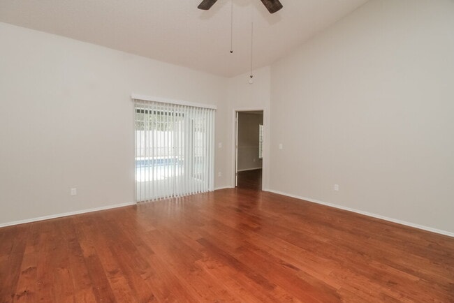 Photo - 348 Ashton Woods Ln