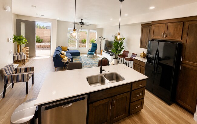 Photo - 815 S Black Alder Dr