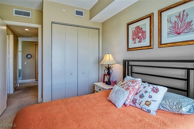 Building Photo - 3000 Oasis Grand Blvd Rental