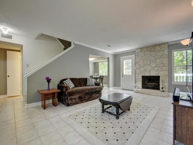 8421 Spring Valley Dr