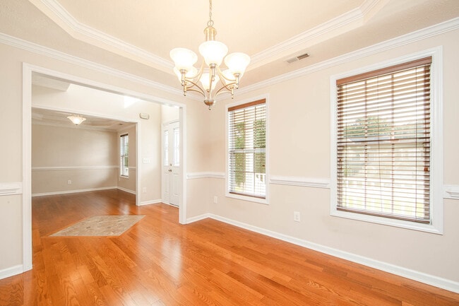 Photo - 355 Lockwood Dr