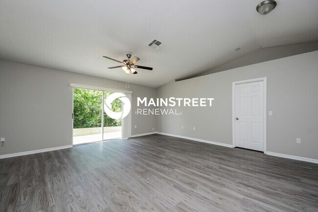 Photo - 3 Bedroom Pet-Friendly Home in Kissimmee, FL with Main Street Renewal