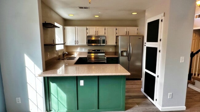Photo - Quiet End Unit 3 Bed 2 Bath Townhome in Cherry Creek Schools Close to Cherry Creek Reservoir!! 2 ...