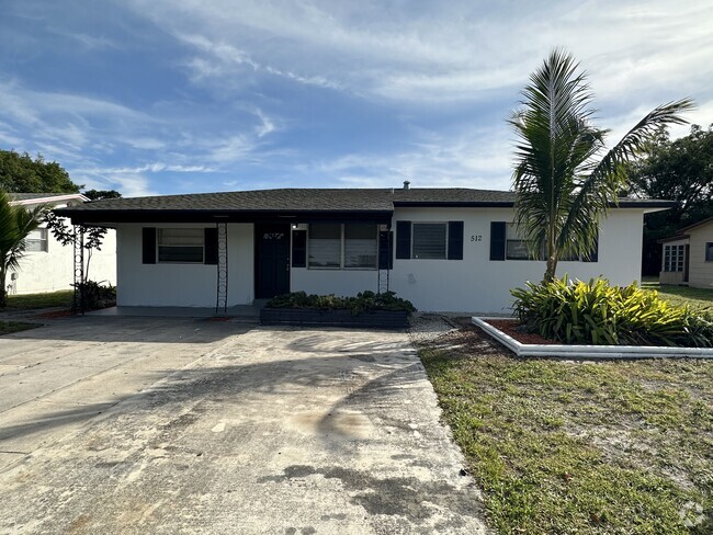 Building Photo - 512 NW 5th St Rental
