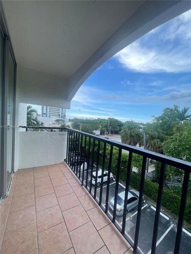 Building Photo - 2150 SW 16th Ave Unit 406 Rental