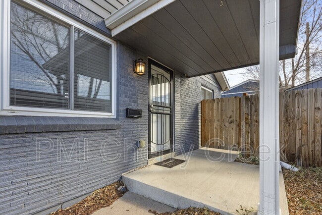 Photo - 1010 Newton St