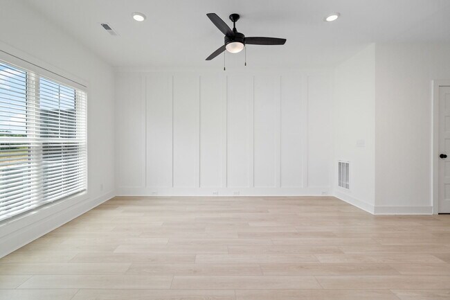 Photo - 725 Hornbuckle Rd