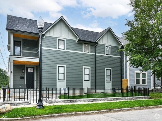 Building Photo - 717 E 27th St Rental