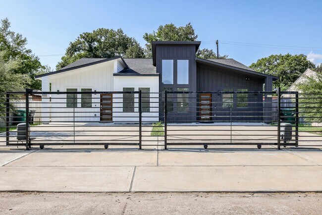 5830 Doolittle Blvd Unit A