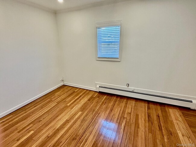 Photo - 211 W Walnut St