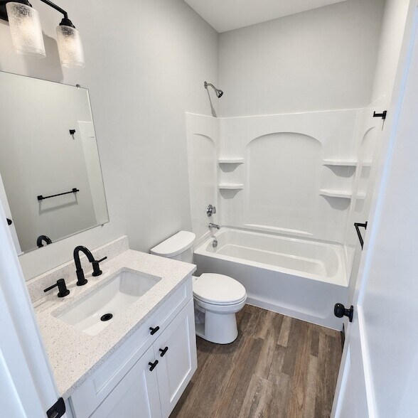 439 Pine St Unit 102