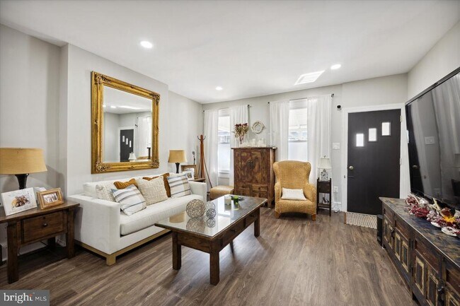 Photo - 443 Depot St