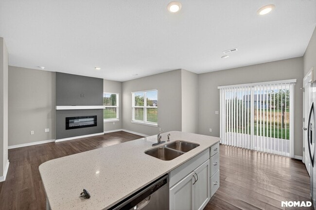 Photo - 912 Maywood Ln