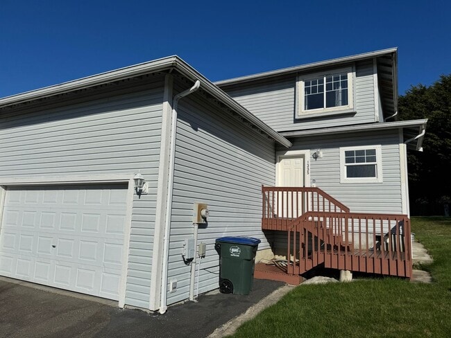 Building Photo - BH T 1335 Unit 1335