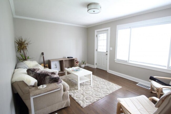 Photo - 226 W 81st St