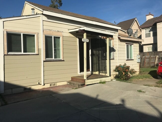 Cute & Cozy 1 Bedroom/ 1 Bath Duplex in Sa... - Cute & Cozy 1 Bedroom/ 1 Bath Duplex in Sa... House